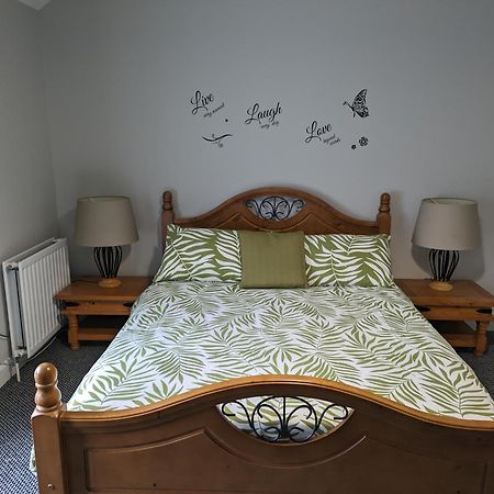 Maire Toireasa - Cosy Refurbished Property In The Gaeltacht Quarter Belfast Buitenkant foto
