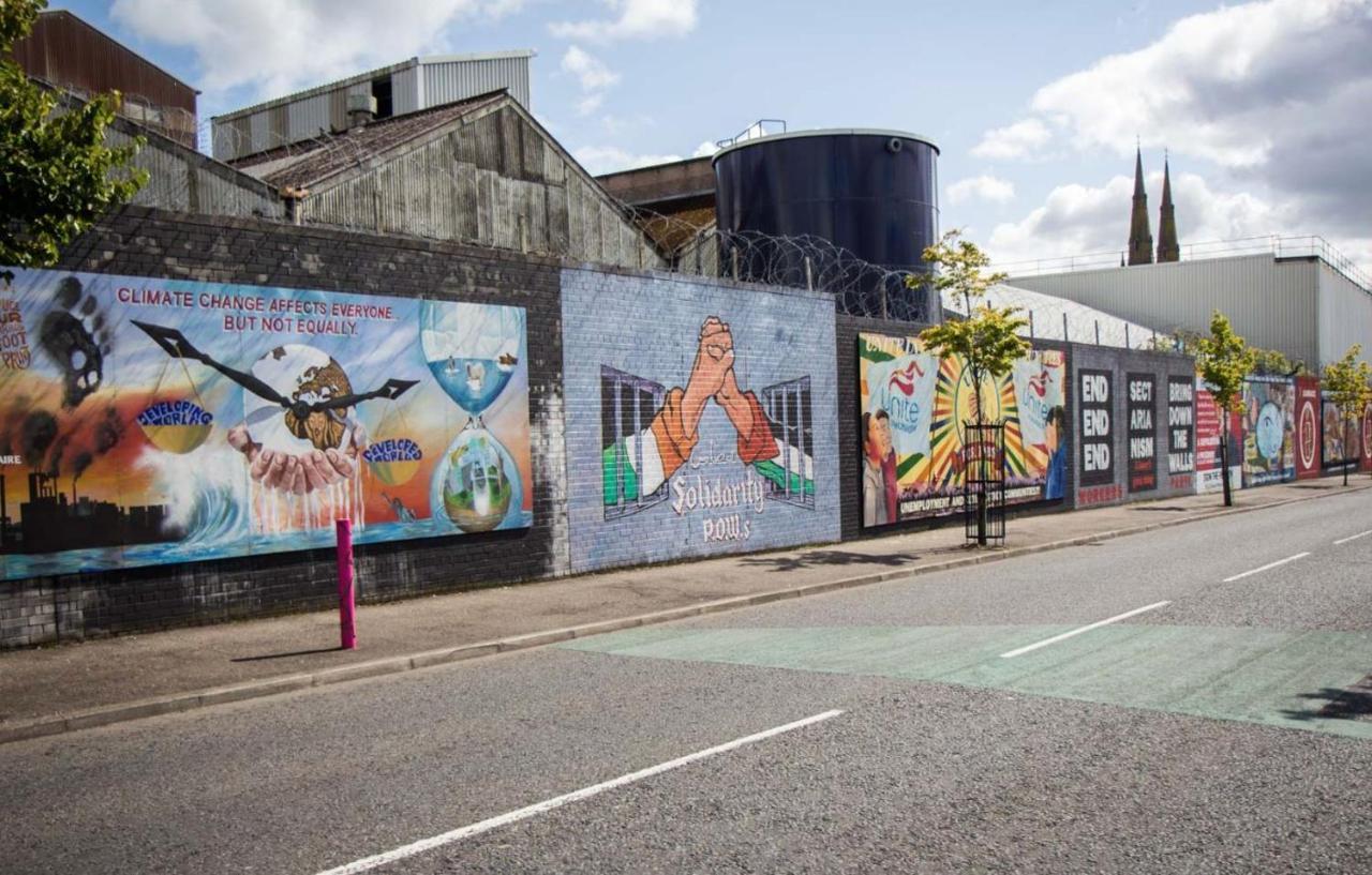Maire Toireasa - Cosy Refurbished Property In The Gaeltacht Quarter Belfast Buitenkant foto