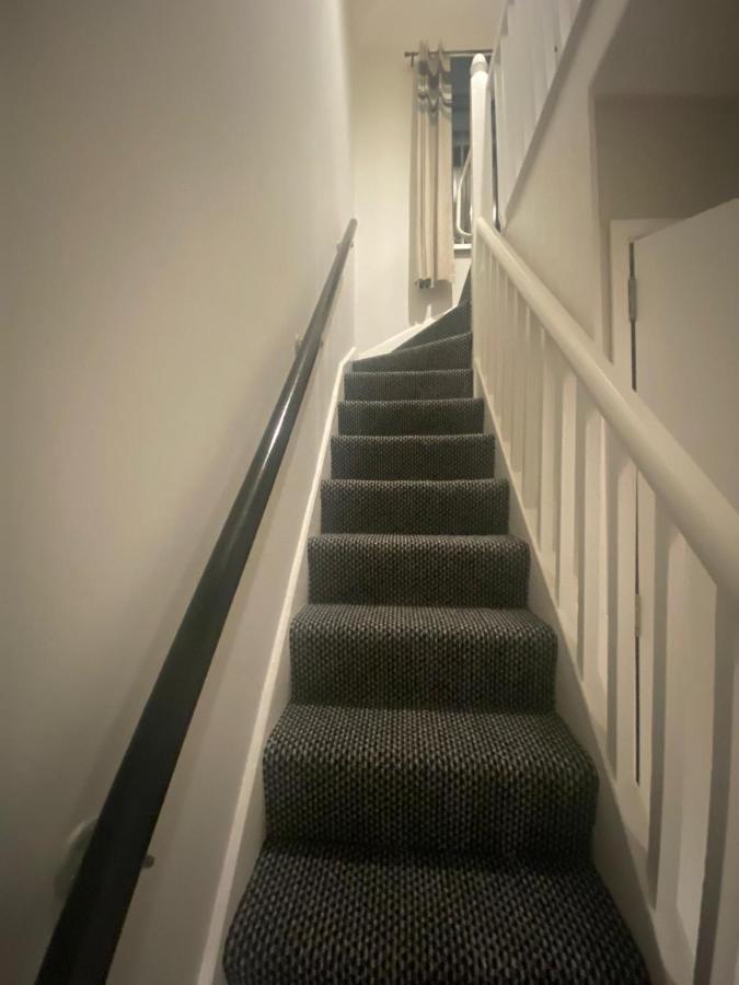 Maire Toireasa - Cosy Refurbished Property In The Gaeltacht Quarter Belfast Buitenkant foto