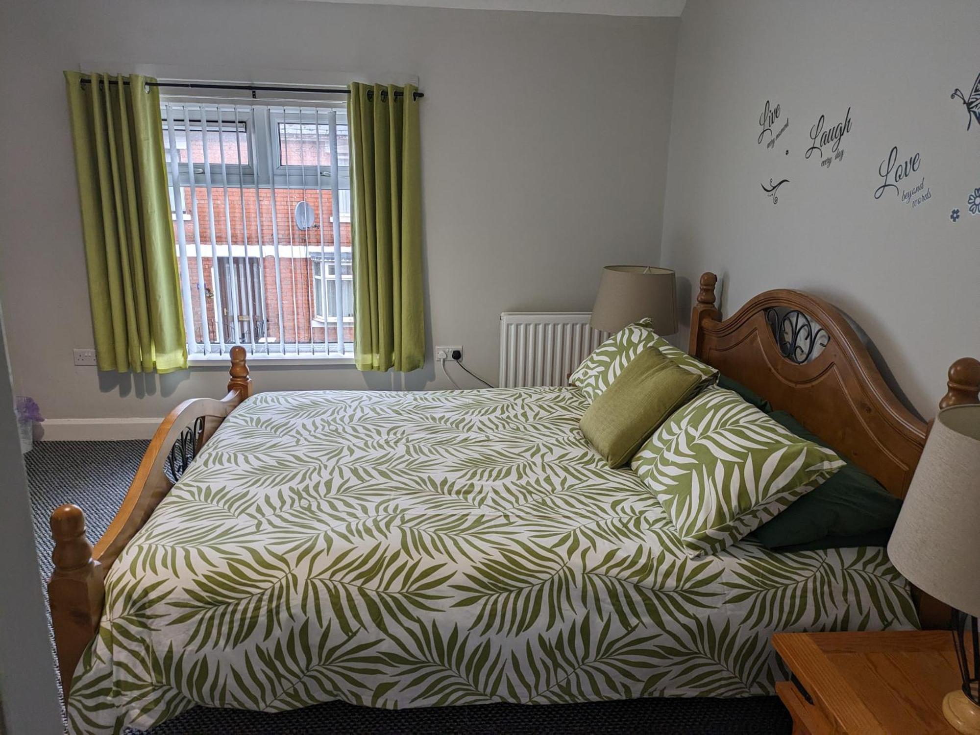 Maire Toireasa - Cosy Refurbished Property In The Gaeltacht Quarter Belfast Buitenkant foto