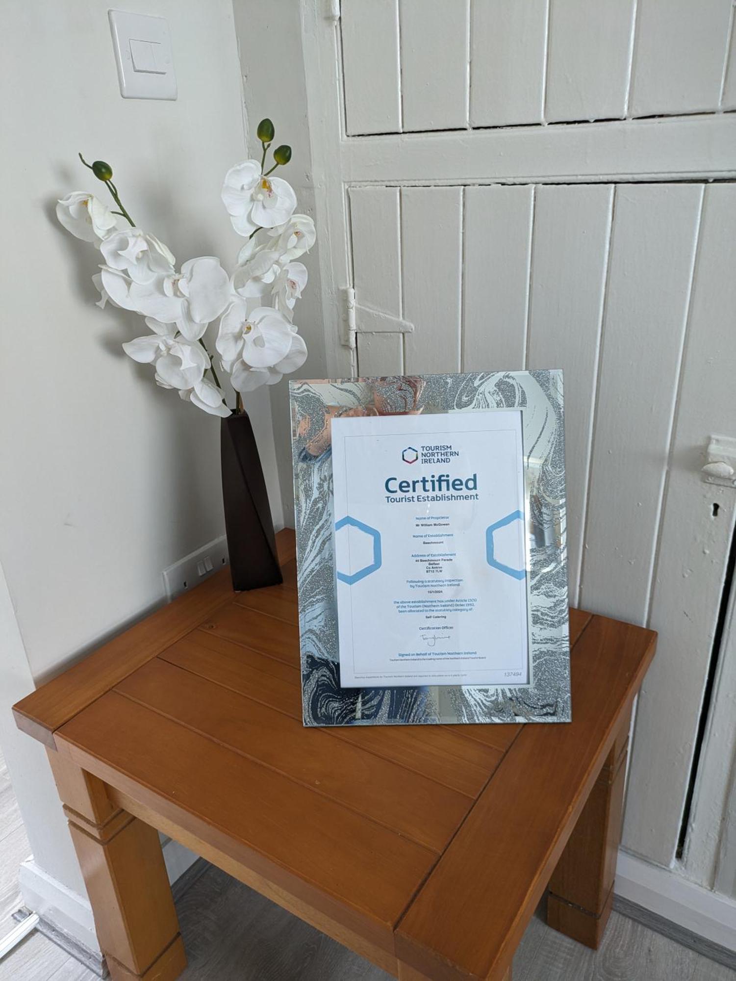 Maire Toireasa - Cosy Refurbished Property In The Gaeltacht Quarter Belfast Kamer foto